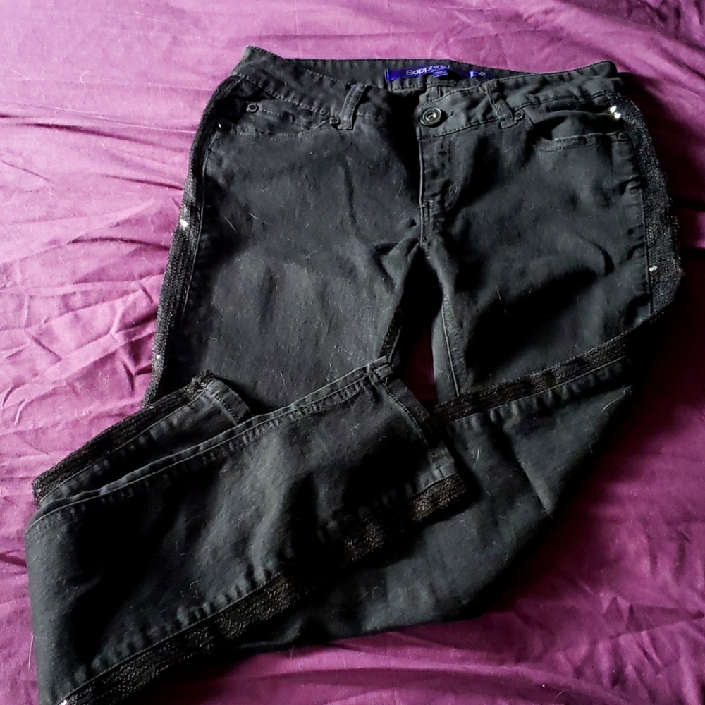 ! Black jeans with side sequin stripes